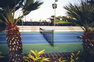 Los Cab tennis courts at dusk